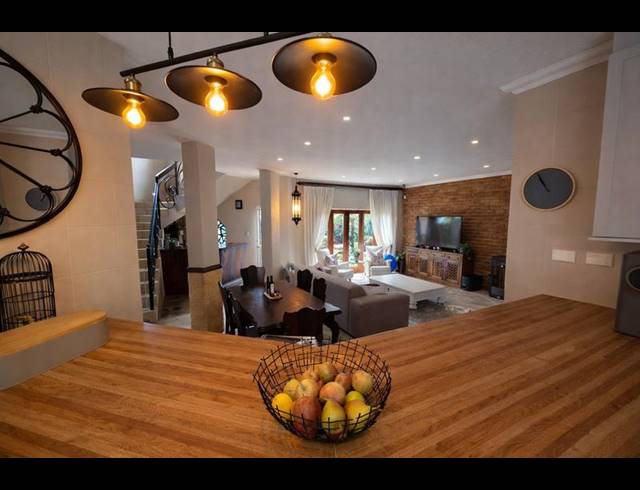 8 BEDROOM HOUSE FOR SALE IN ZWARTKOP